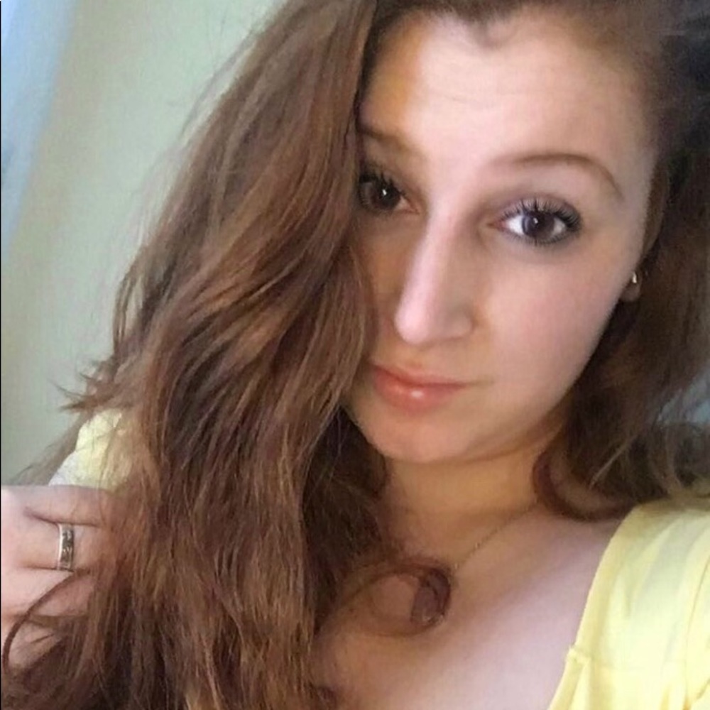 Meet your Posher, Claire